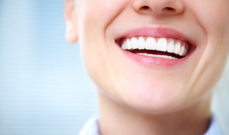 Bonding kompozytowy umożliwia korektę kształtu i koloru zębów